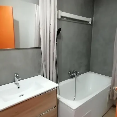 Duplex 3 Pieces Au Pied Des Pistes, 6 Pers. *